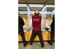 Schütze am 9mm Bezirksmeisterschaft schießen
